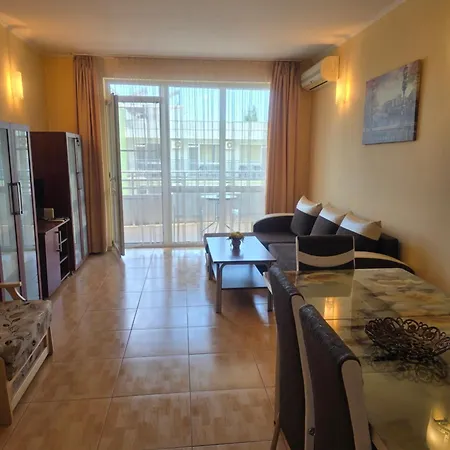 Apartament In Plaza